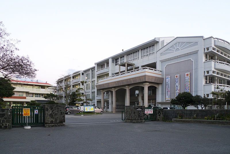 八重山商工高等学校出身の有名人 みんなの高校情報