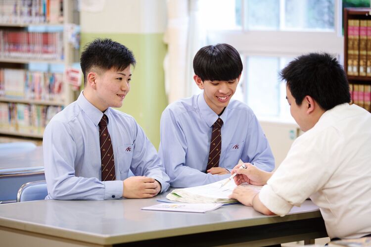 村野高校制服 - 兵庫県の家具