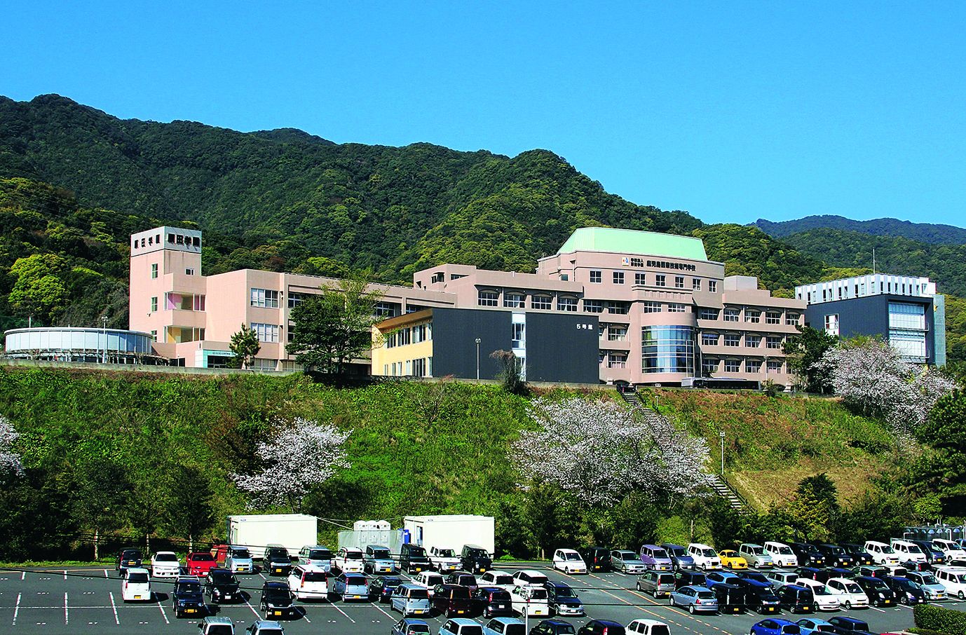 鹿児島医療技術専門学校（平川キャンパス）の口コミ｜みんなの専門学校情報